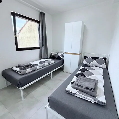 Gemuetliche Citywohnung Mit Top-anbindung * Krefeld